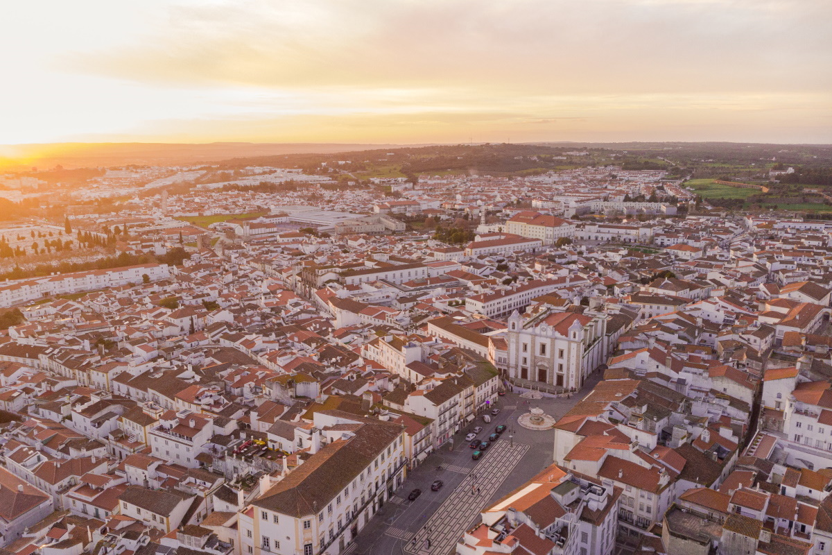 Évora